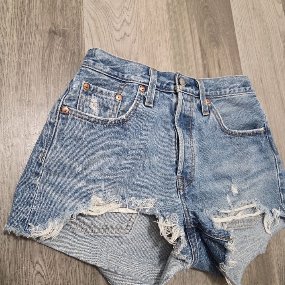 Levi’s 501 Distressed Denim Cutoff Shorts High Rise 100% Cotton Raw Hem Vintage - Picture 3 of 12